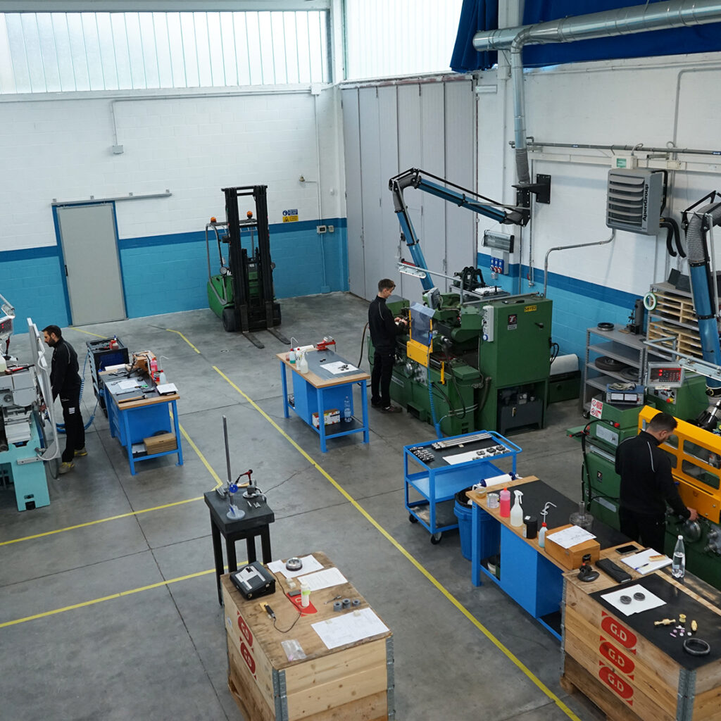 La rettifica rappresenta il fulcro del nostro servizio, dove la nostra abilità tecnica e l’attenzione ai dettagli si riflettono nella finitura impeccabile dei pezzi. Siamo in grado di produrre componenti su disegno, garantendo la conformità alle specifiche richieste dei nostri clienti.