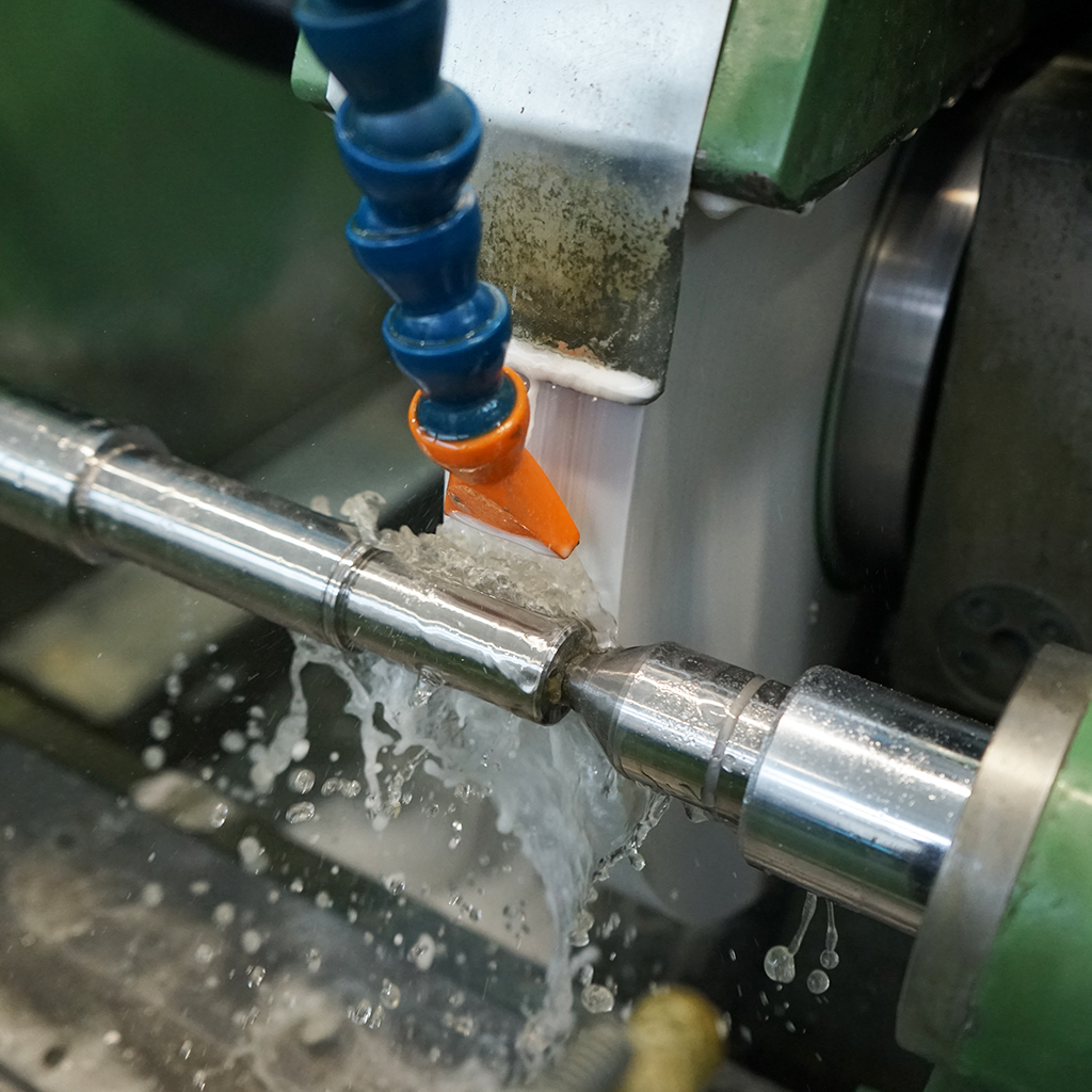 La nostra azienda si impegna nella rettifica e nella lappatura con la massima precisione, offrendo servizi conto terzi e la fornitura di pezzi integrali in ceramica e carburo di tungsteno. Specializzati nella lavorazione di metalli duri e nobili, così come degli acciai temprati, operiamo principalmente nei settori dell’Industria Meccanica e delle Macchine Automatiche. ALBERI, BOCCOLE, PERNI, CABESTANI, CARRUCOLE, LAME, ANELLI DI TENUTA, COLLETTORI, SIRINGHE DOSATRICI, GUIDE, BUSSOLE POMPA, SEDI CUSCINETTO, VALVOLE, PISTONI