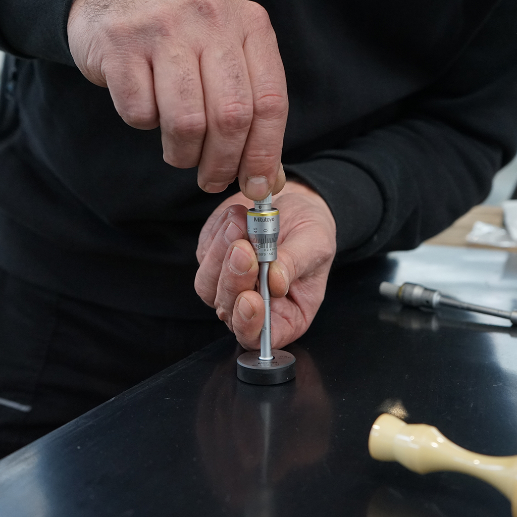 Per noi di SINTEX il controllo qualità non è un semplice servizio per i clienti, ma un asset aziendale fondamentale: è la nostra promessa di consegnare sempre pezzi di qualità, verificati con cura e precisione.